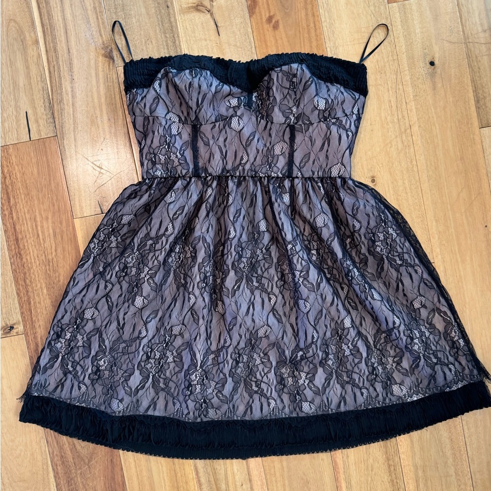 Thistle Pearl, size 8 pink and black lace dress strapless mini‎